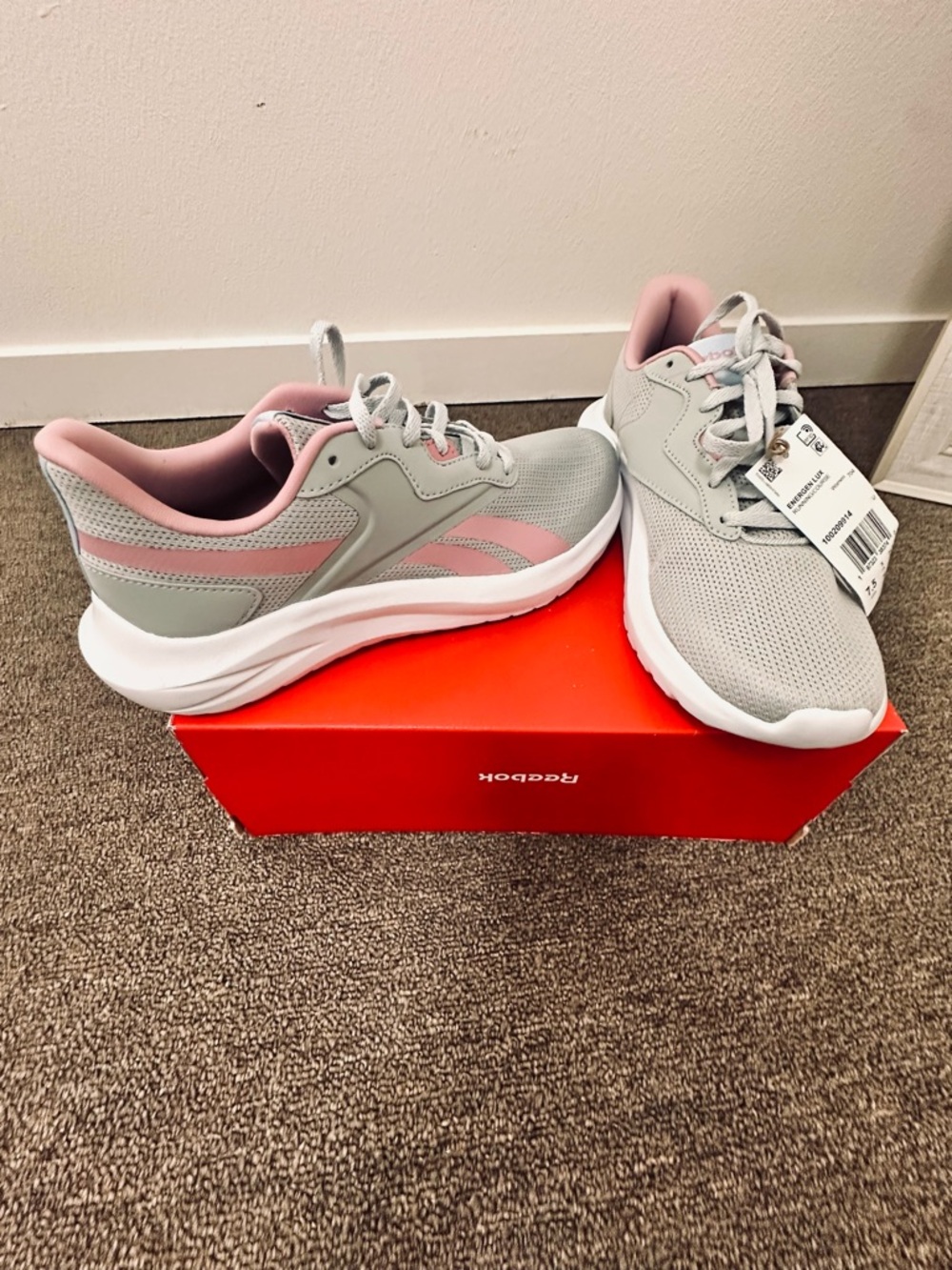 Reebok Women's Light Gray and Pink Athletic Sneakers
